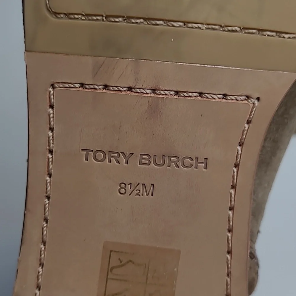 TORY BURCH TAN SUEDE SIDE ZIP FLARED WOODEN BLOCK STACKED HEEL BOOTIES 8.5M